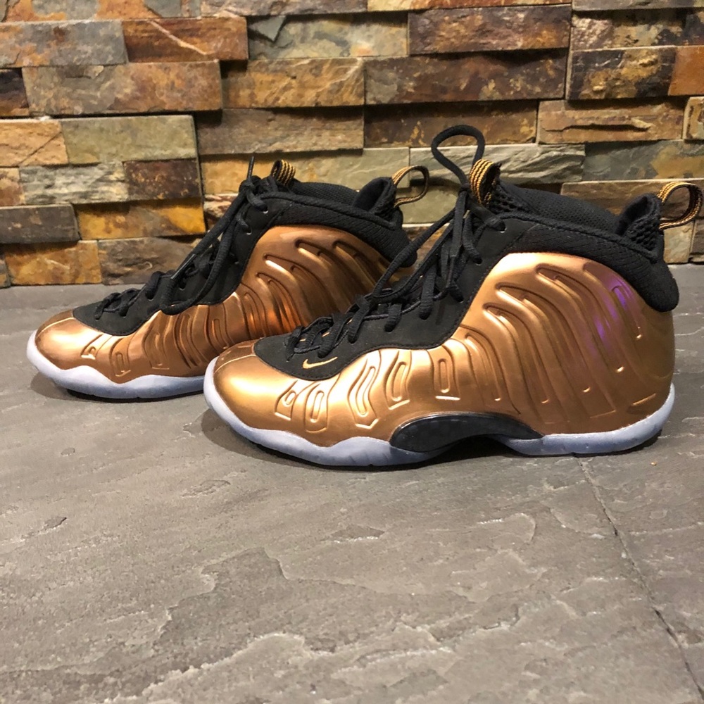 Nike ~ Little Posite One Black Copper ~ Boys Size 5.5